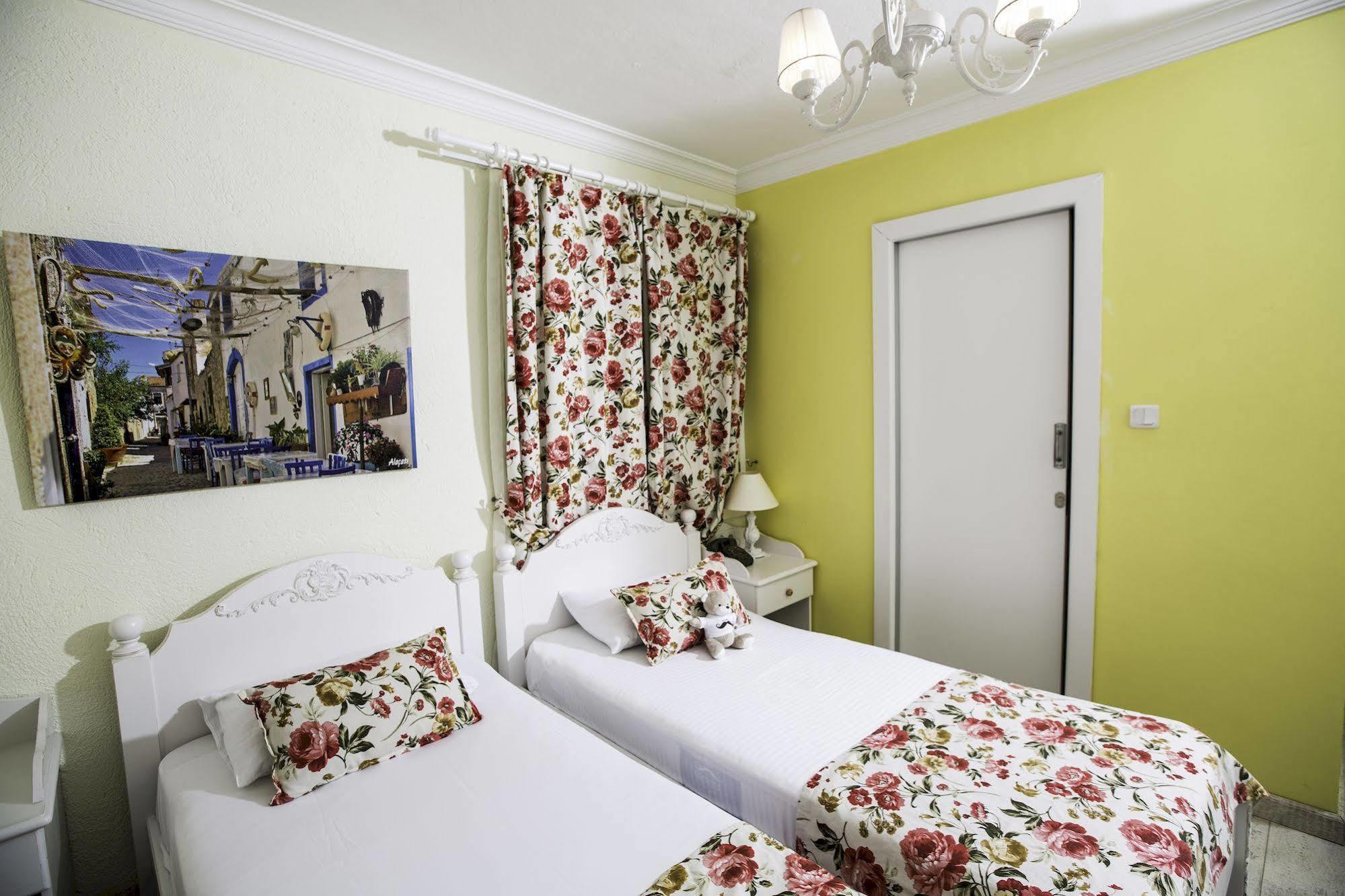 The White Hotel Alacati Exterior photo