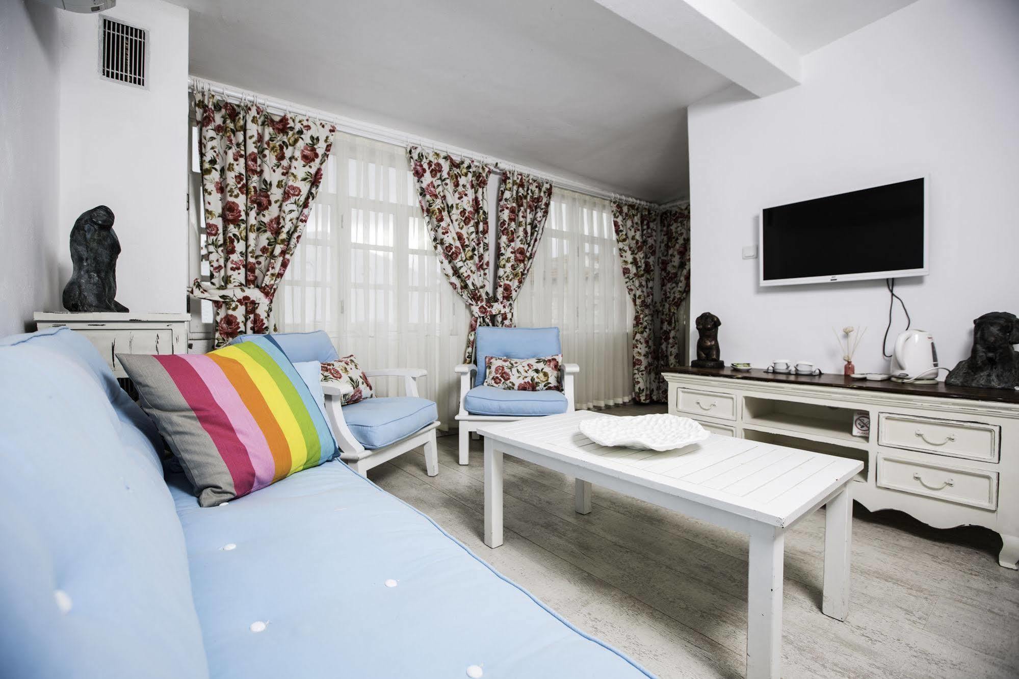 The White Hotel Alacati Exterior photo