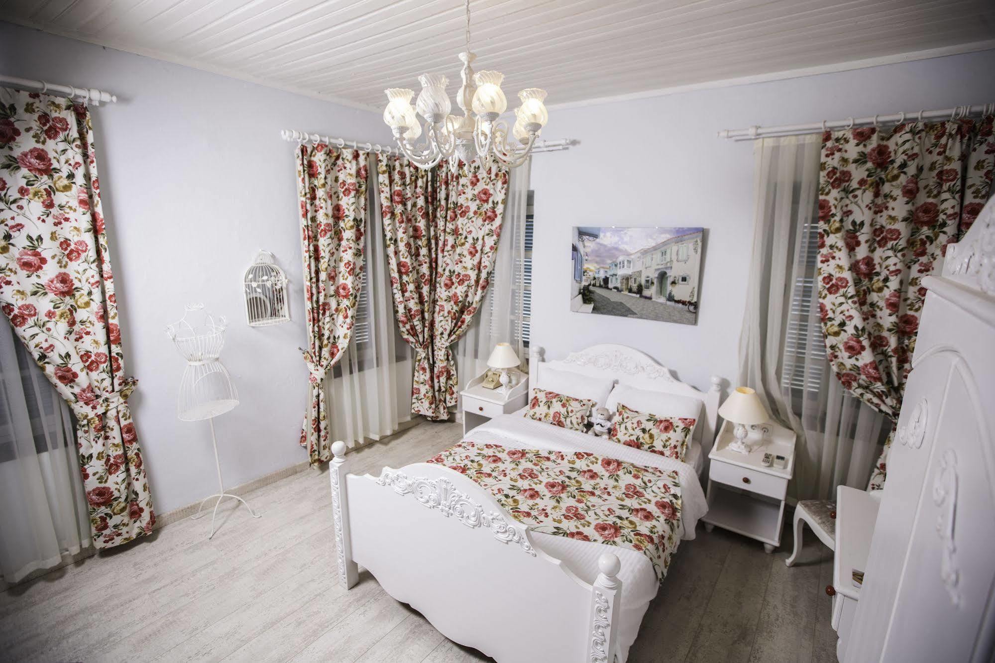 The White Hotel Alacati Exterior photo