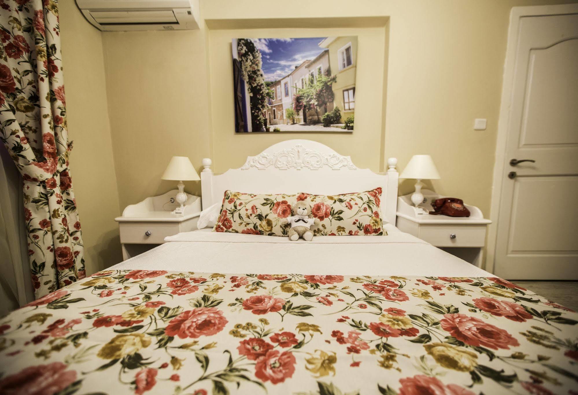 The White Hotel Alacati Exterior photo