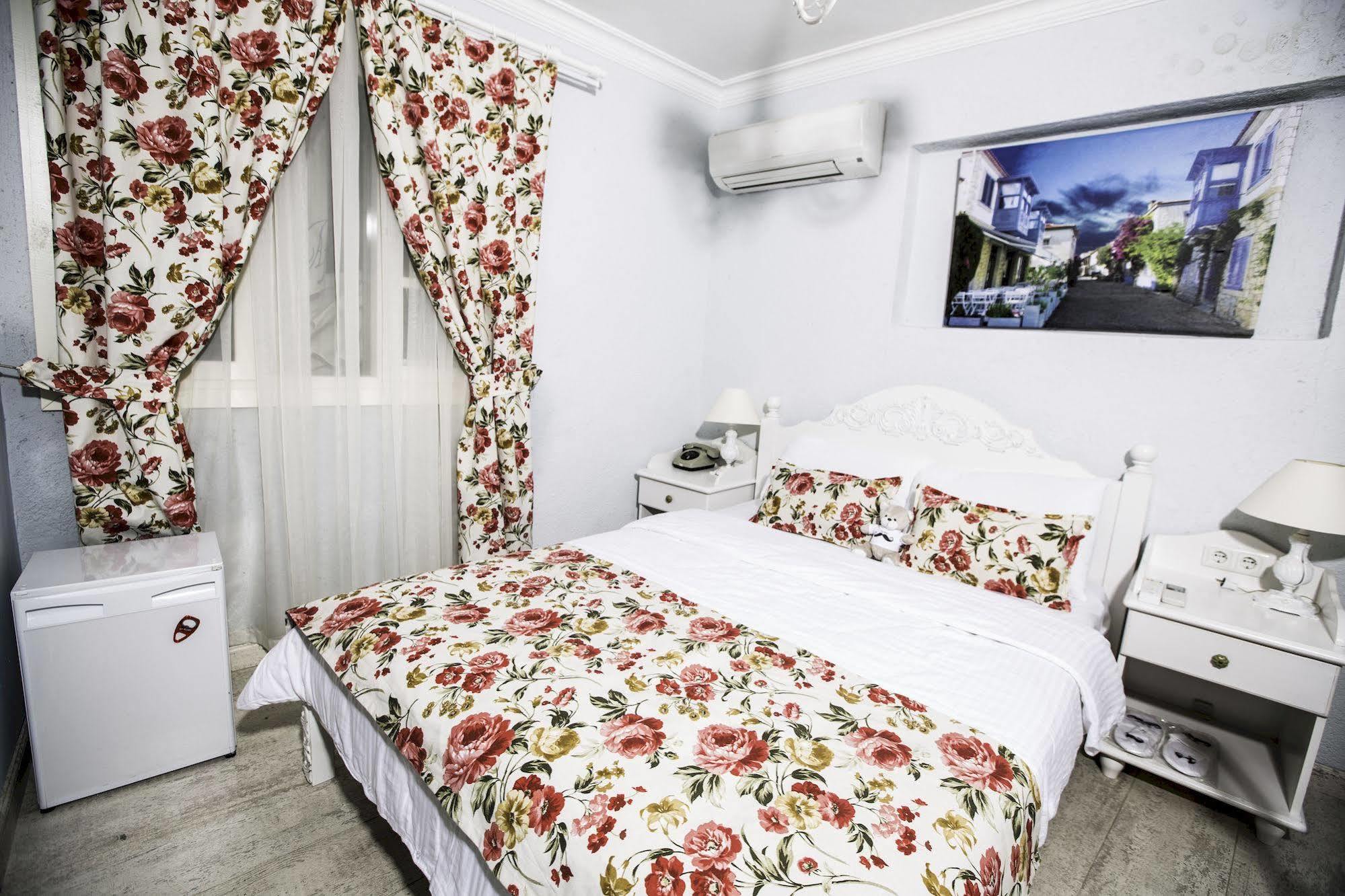The White Hotel Alacati Exterior photo